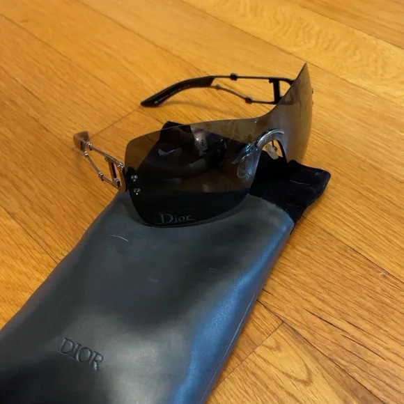 Dior Elegant Black and Silver Sunglasses Designer Sunglasses for Men - Aviator | DIOR main image 3